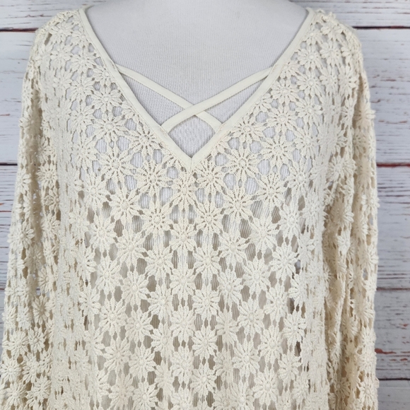 GYPSY JUNKIES Crochet Top Cover-Up (S/M) - Picture 3 of 7